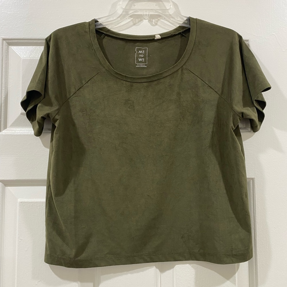ME TO WE GREEN CROPPED SHIRT- XS (FITS LIKE MEDIUM)
